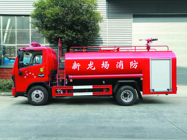 【国六】东风小多利卡单排5吨消防洒水车