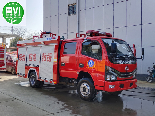 【国六】东风小多利卡2.5吨水罐消防车